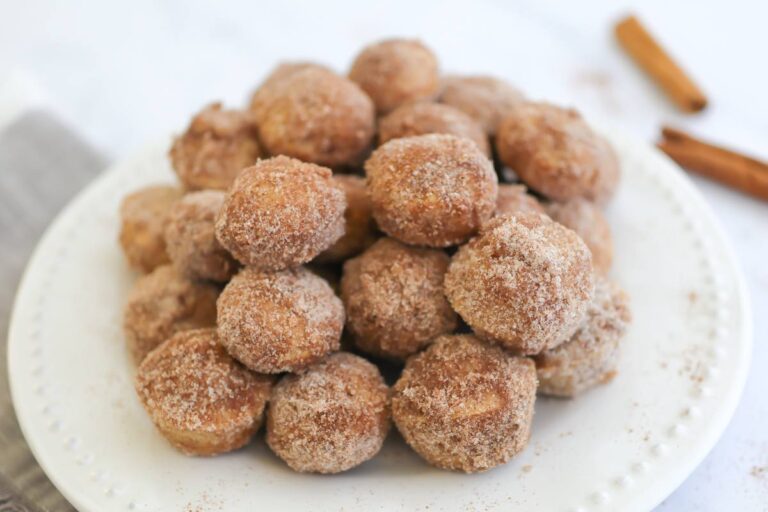 Snickerdoodle Donuts